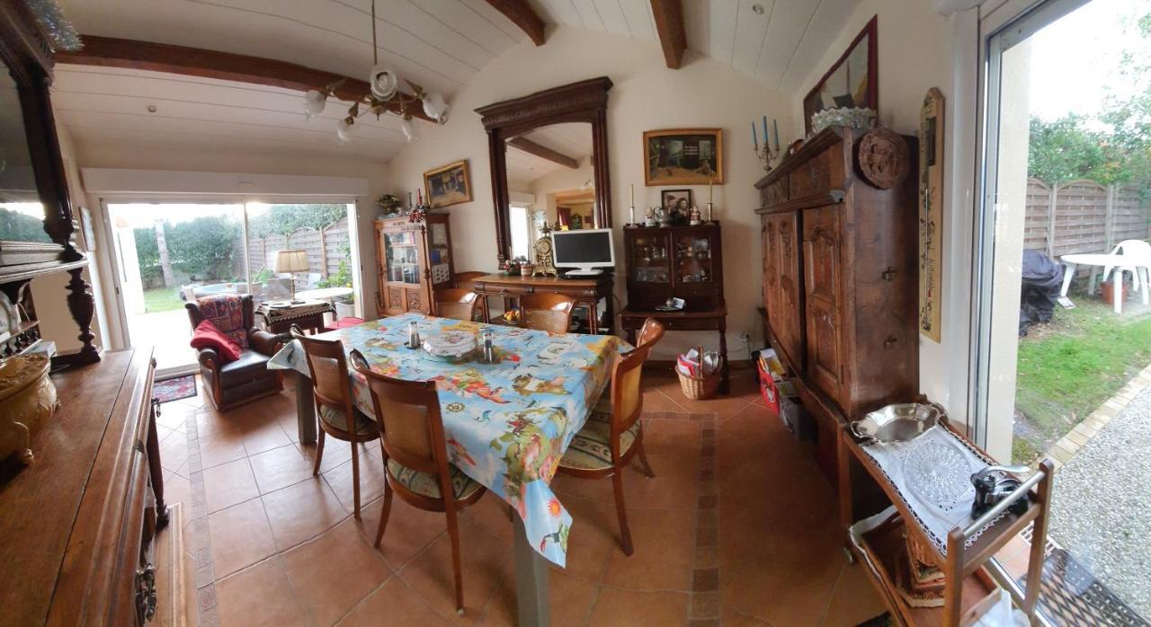 Bed and Breakfast Le Petit Manoir Vaux-sur-Mer Exterior foto
