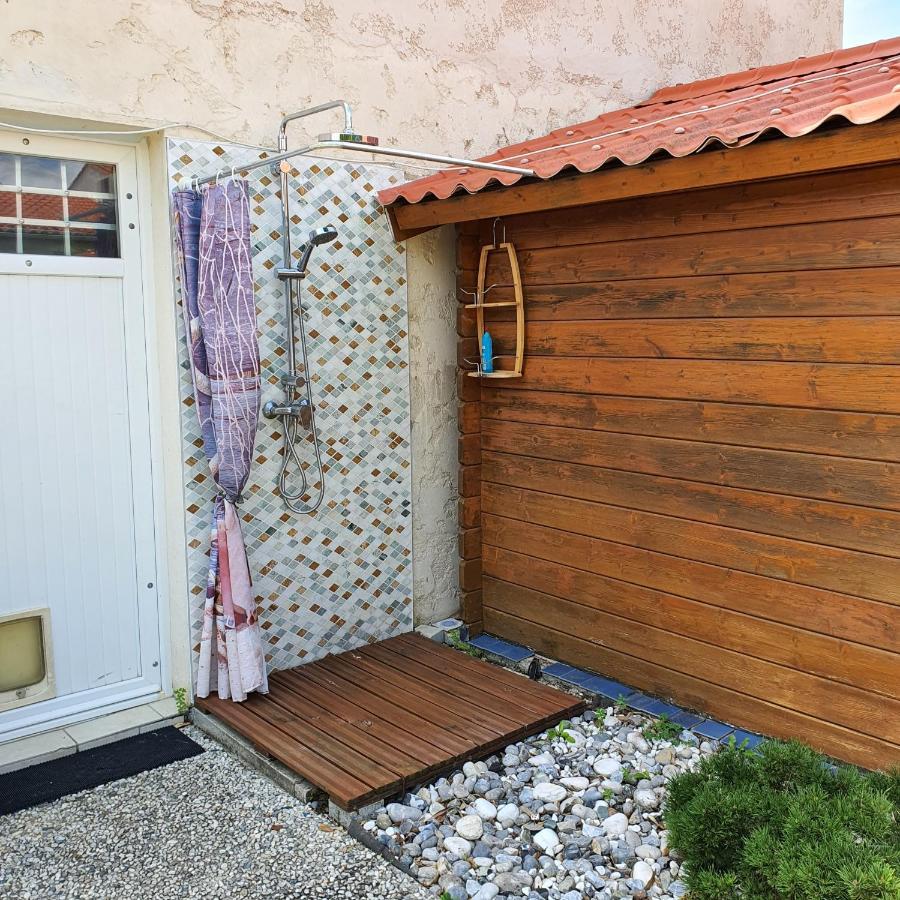 Bed and Breakfast Le Petit Manoir Vaux-sur-Mer Exterior foto
