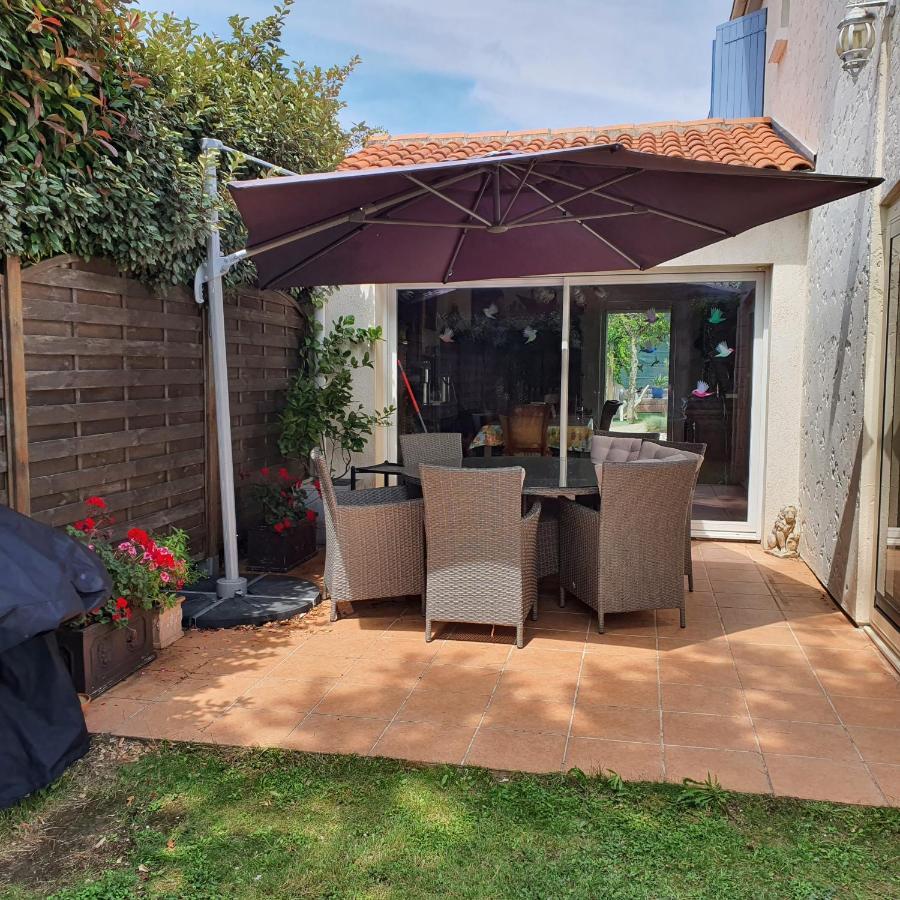 Bed and Breakfast Le Petit Manoir Vaux-sur-Mer Exterior foto