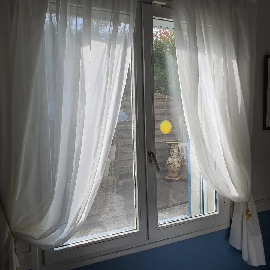 Bed and Breakfast Le Petit Manoir Vaux-sur-Mer Exterior foto